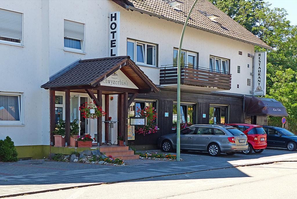 Donnici Im Schwyzerhusli Hotel Viernheim Exterior photo